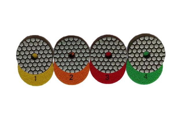 Gąbki polerskie (suche) w zestawie 4 szt. Ø 100mm Gąbki polerskie (suche) w zestawie 4 szt. Ø 100mm